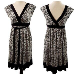 London Times Women’s Size 2 Black Light Gray Floral Deep V Front & Back Dress